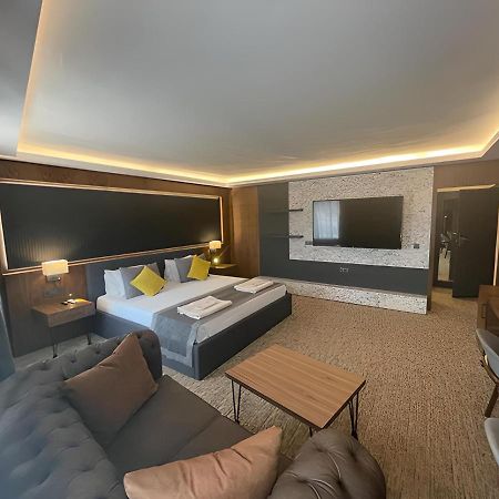 Uk Ankara Hotel מראה חיצוני תמונה