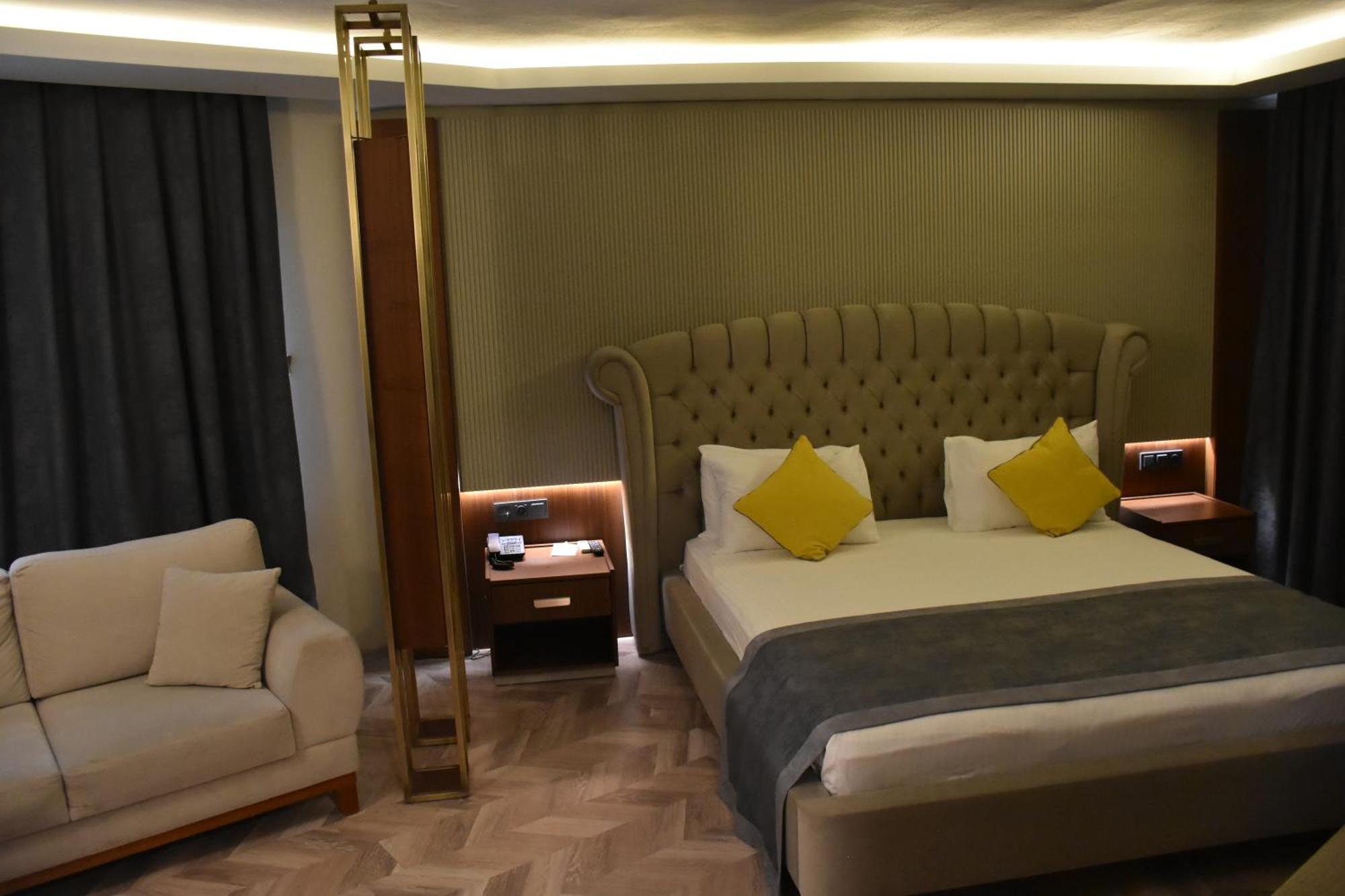 Uk Ankara Hotel מראה חיצוני תמונה