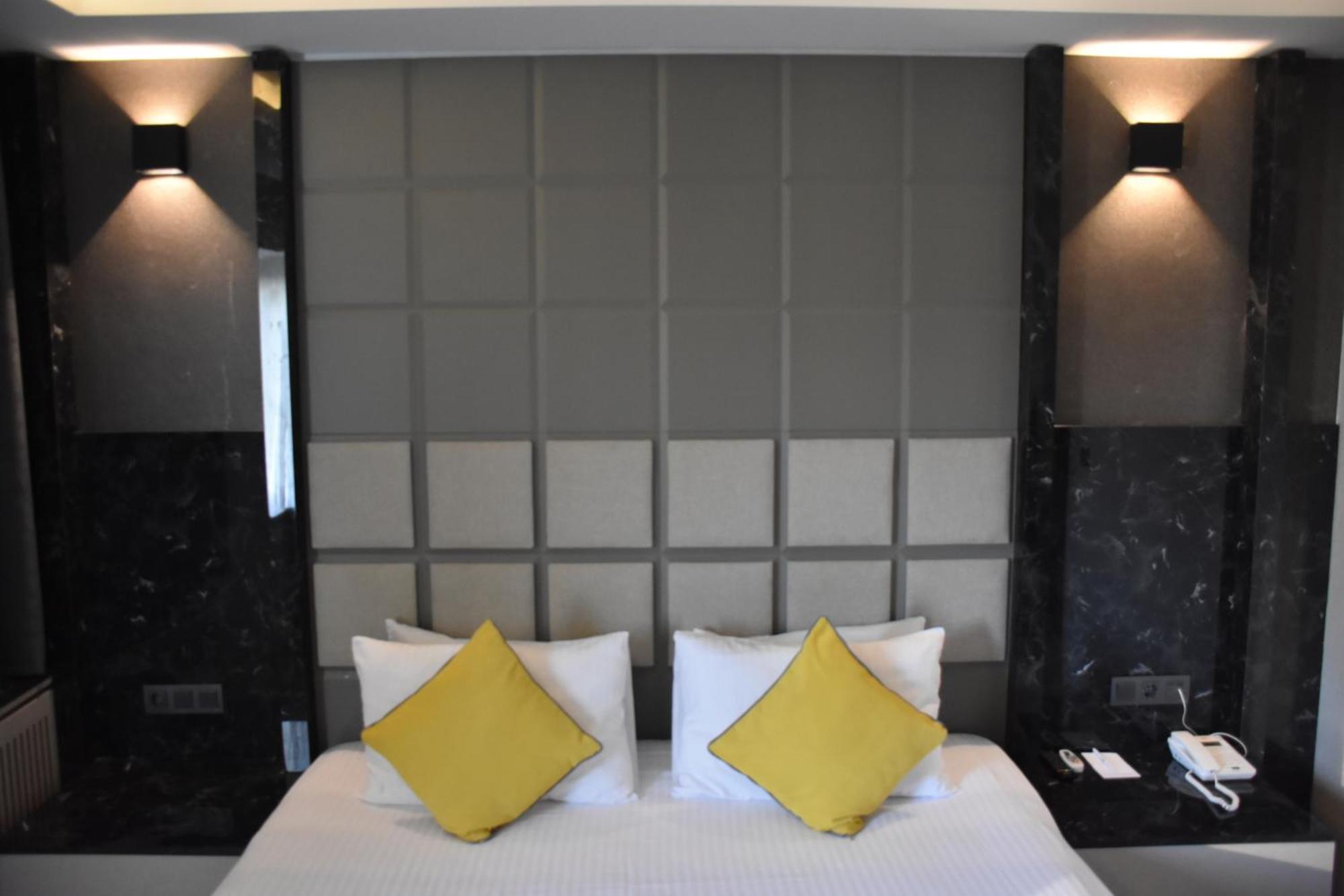 Uk Ankara Hotel מראה חיצוני תמונה