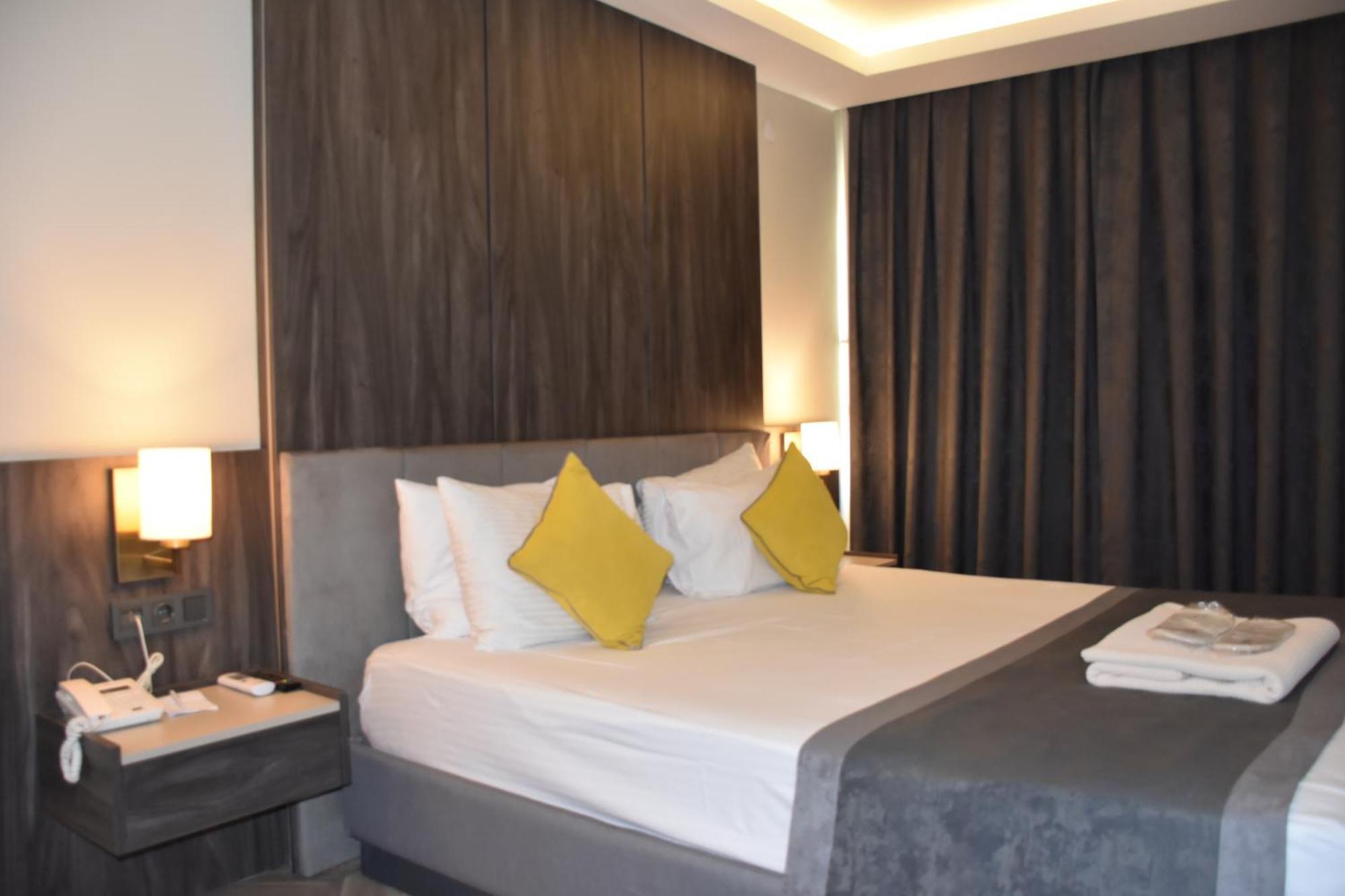 Uk Ankara Hotel מראה חיצוני תמונה