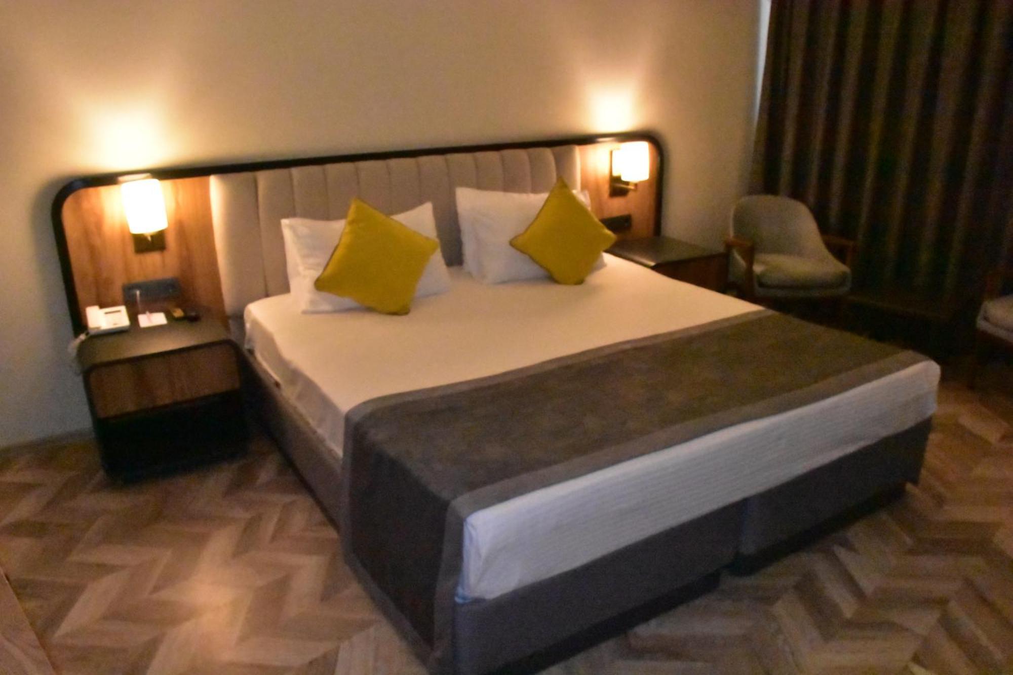 Uk Ankara Hotel מראה חיצוני תמונה