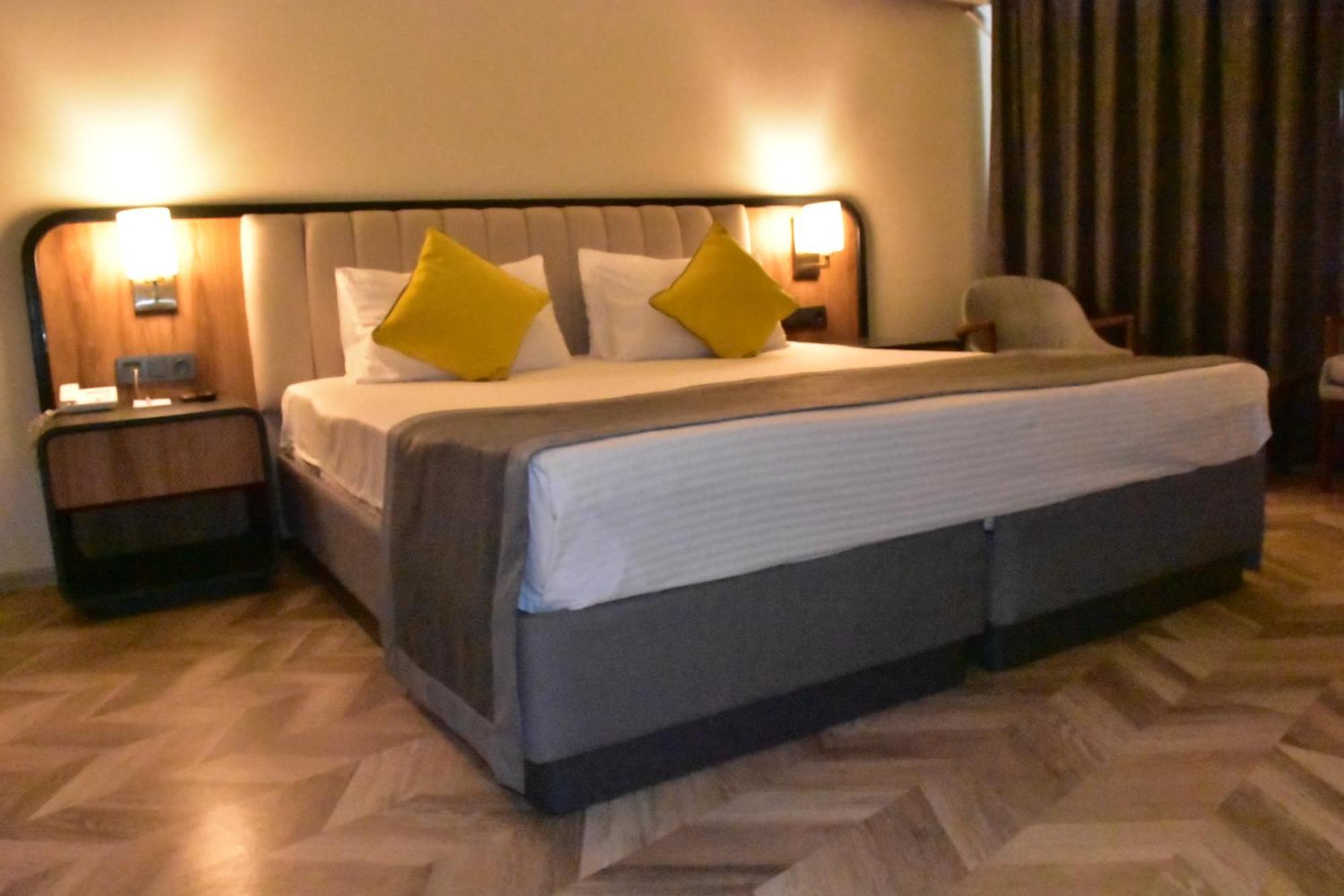 Uk Ankara Hotel מראה חיצוני תמונה